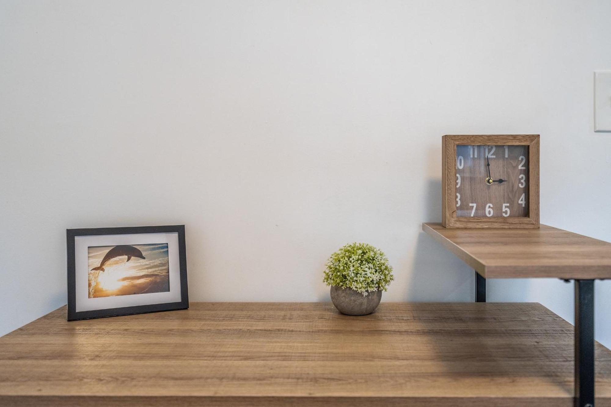 Appartement 2 Bd W/ Private Parking, Private Yard & W/d *